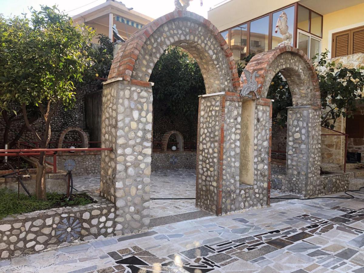 The Sunset Villa Leven Vlorë Exteriör bild